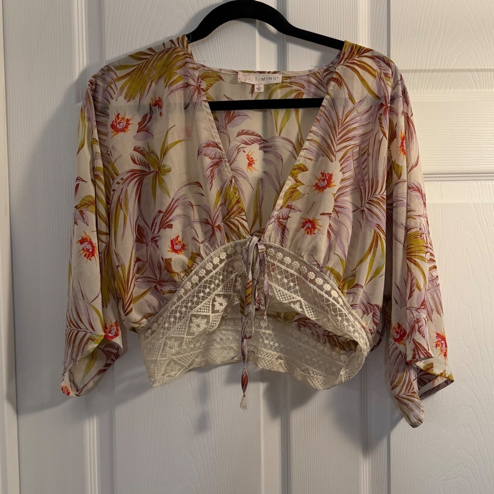 Timing Crop Top Cream Floral Small Boho Tropical Lace Festival Summer